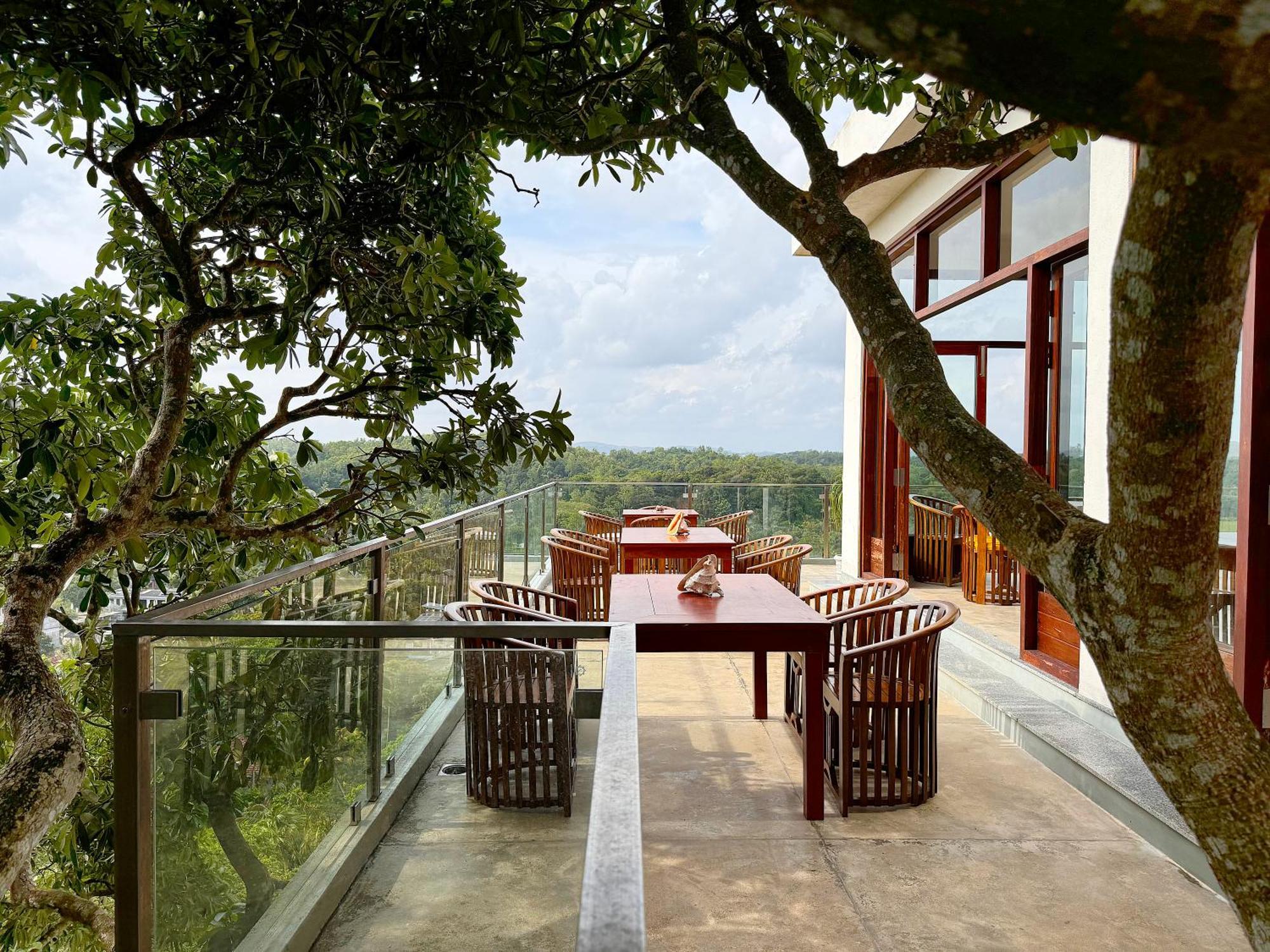 Coastline Mirissa Boutique Hotel And Spa Exterior foto